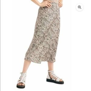 FREE PEOPLE Normani snake gray printed satin MIDI skirt size 12 large